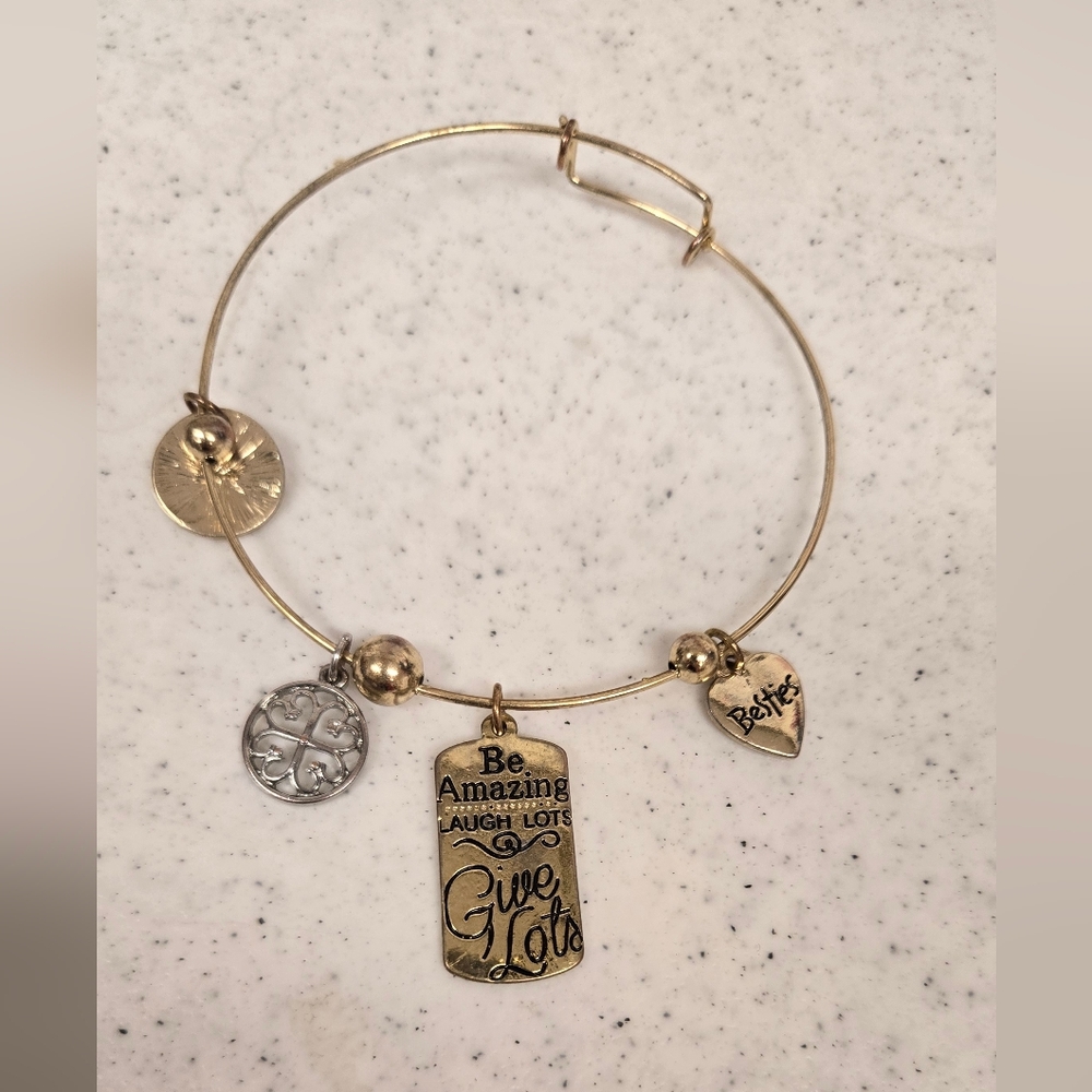 Pretty Gold Best Friends Charm Bracelet